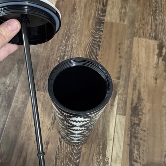 Limited Edition Starbucks tumbler - Picture 5 of 5